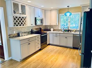 68 Kings Hwy, Shelton, CT 06484
