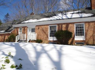 13 Paul St, Oak Ridge, NJ 07438