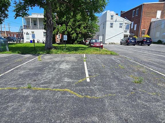 5th image of 818 E Market St