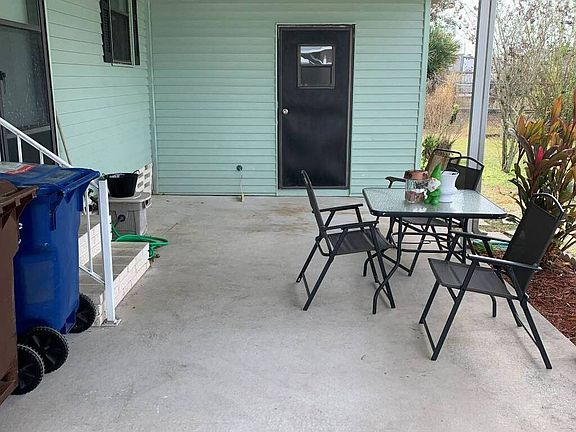 3rd image of 365 Crestwood Dr