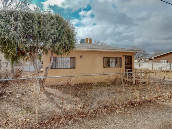 816 Dolly Ave SW, Albuquerque, NM 87105