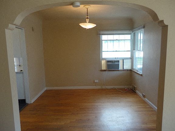 4th image of 2710 S Humboldt St