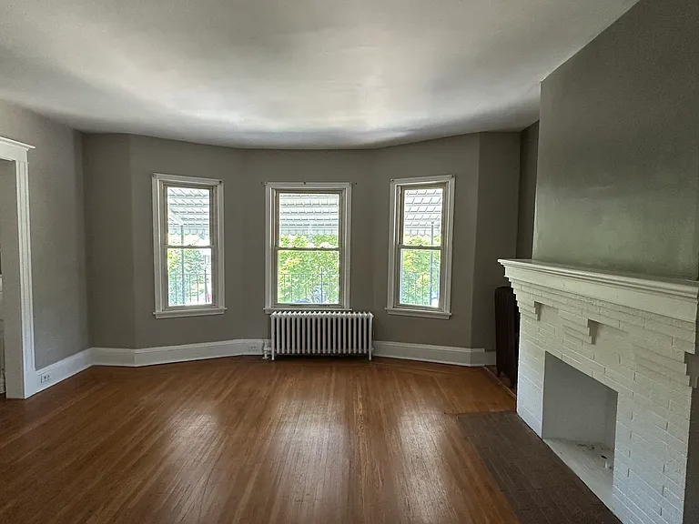 314 Bedford Ave #2 — Photo 2