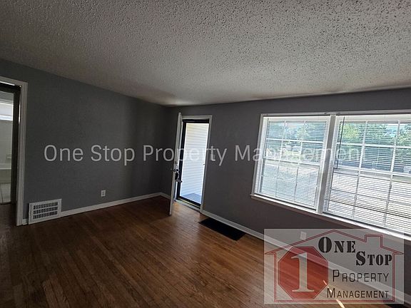 5th image of 7037 Askew Ave
