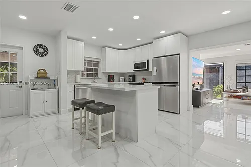 11621 NW 58th Pl Photo 1