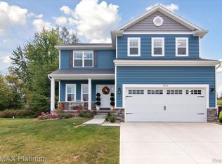 6085 Summerbrooke Cir, Fowlerville, MI 48836
