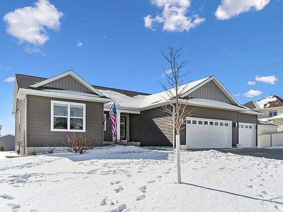 2nd image of 1835 Waxwing Way