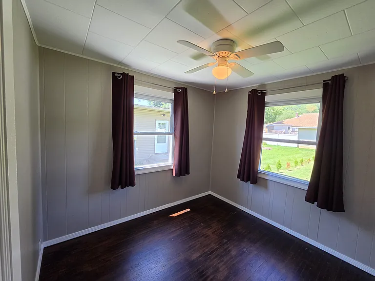 1007 Magnolia St — Photo 9