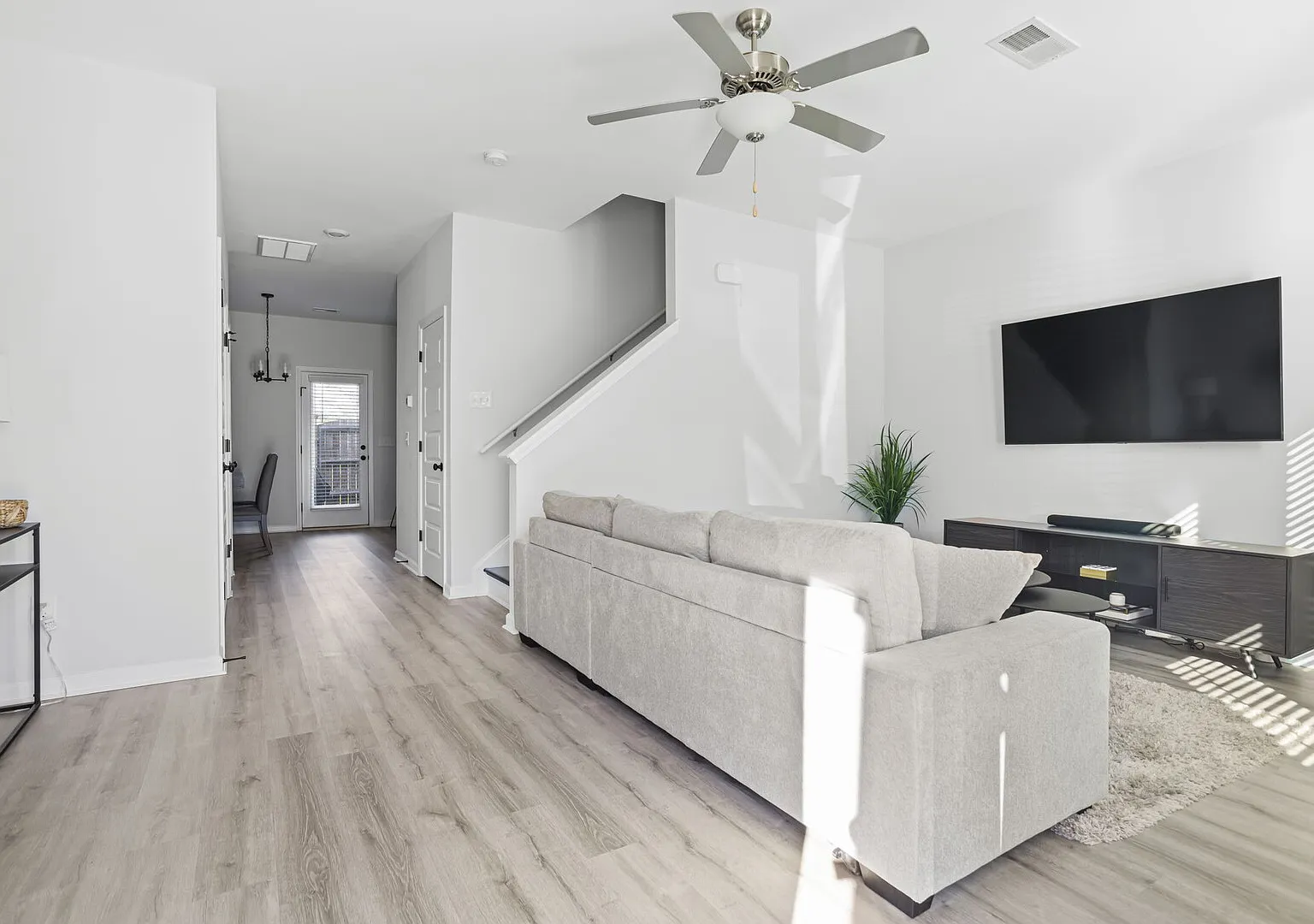Charming Carolina Townhome — Photo 4