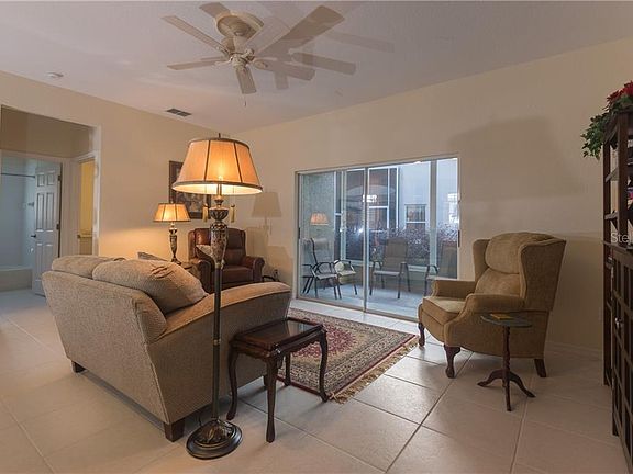 4th image of 1716 Piccadilly Cir
