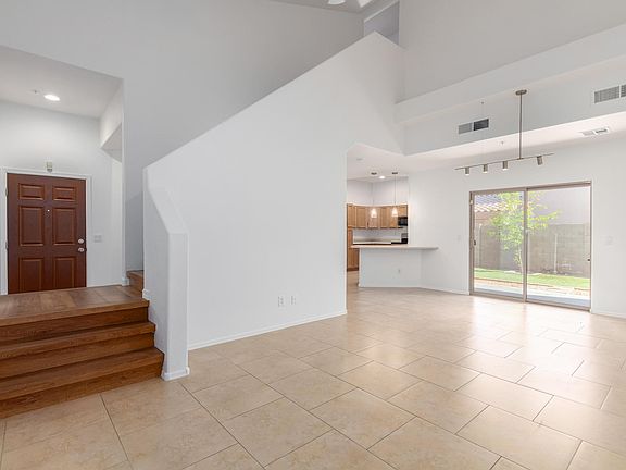 4th image of 8001 W Carolina Dr