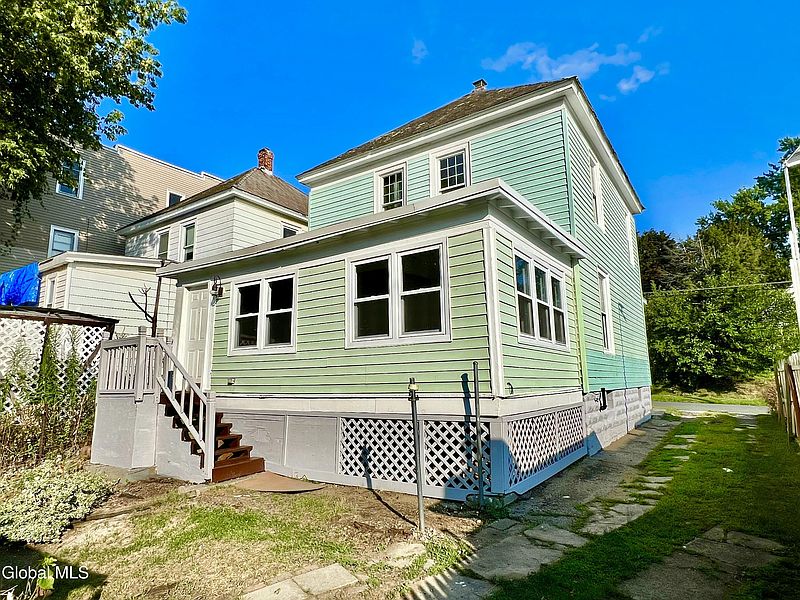 4th image of 205 Division Street