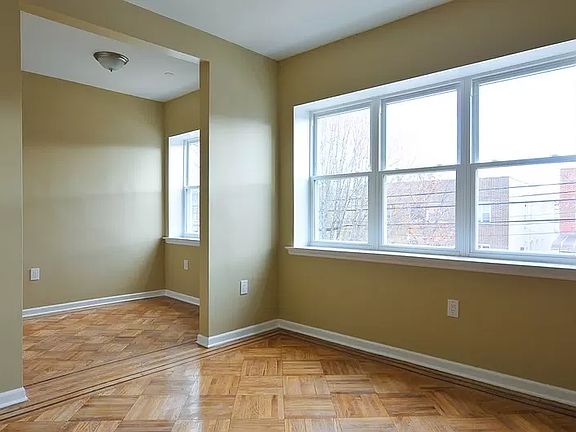 5th image of 2148 36th St