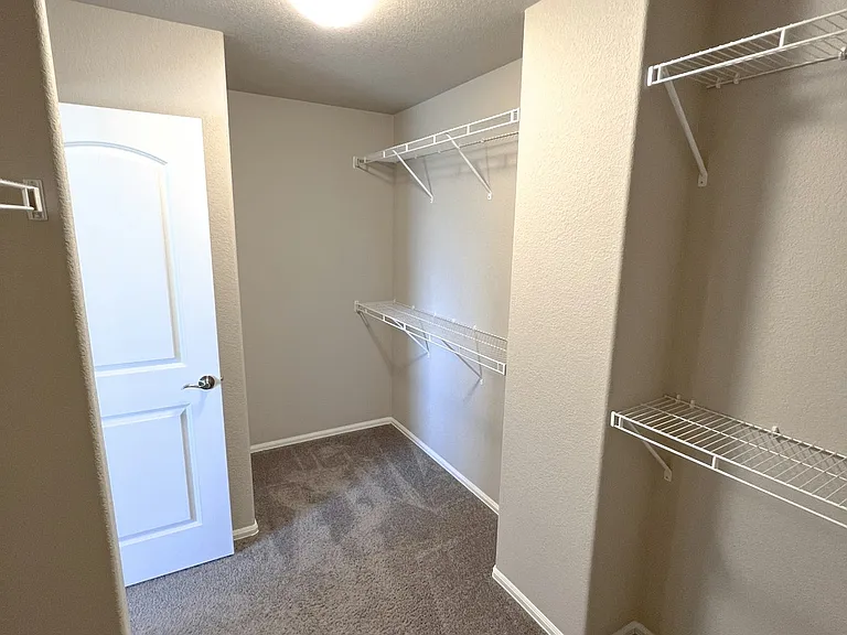 2618 Emerald St — Photo 18