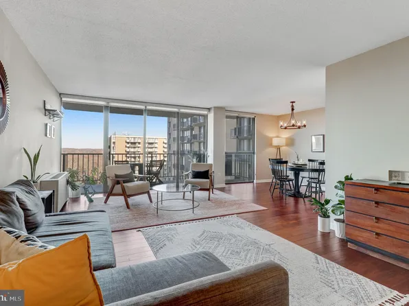 6100 Westchester Park Dr APT 1218, College Park, MD 20740