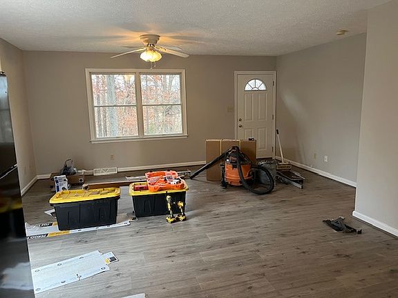 4th image of 27121 Faunkirk Dr