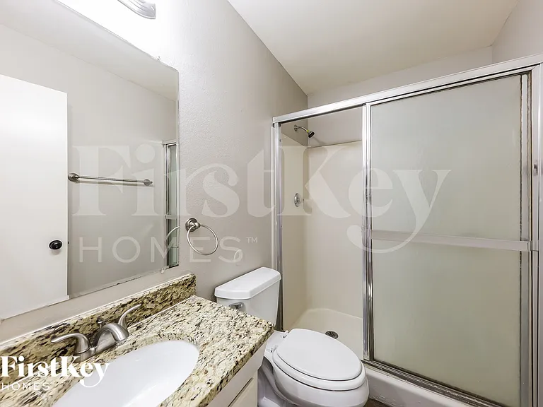 13807 N 52nd Ave — Photo 13