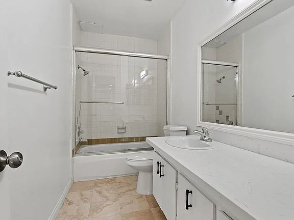 5th image of 1250 S Beverly Glen Blvd APT 205