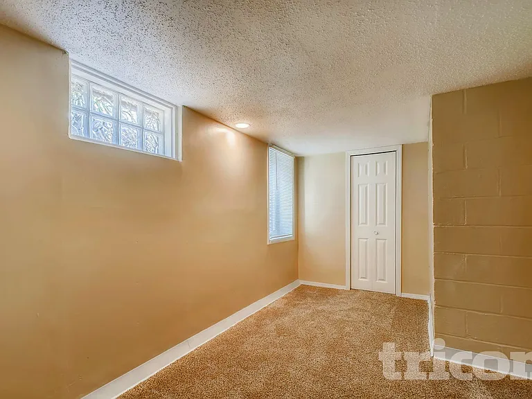 2545 Edgerton St — Photo 13