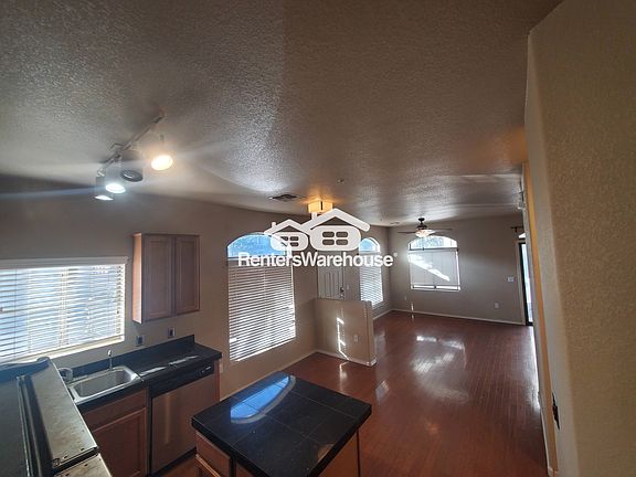 4th image of 2402 E 5th St Unit 1517