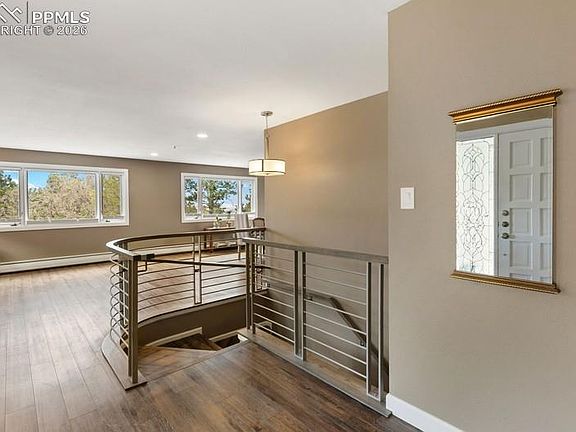 3rd image of 5 Sanford Rd