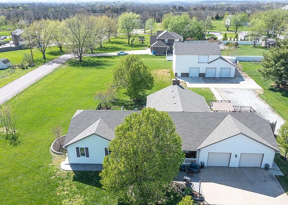 17763 168th St, Basehor, KS 66007 | Zillow