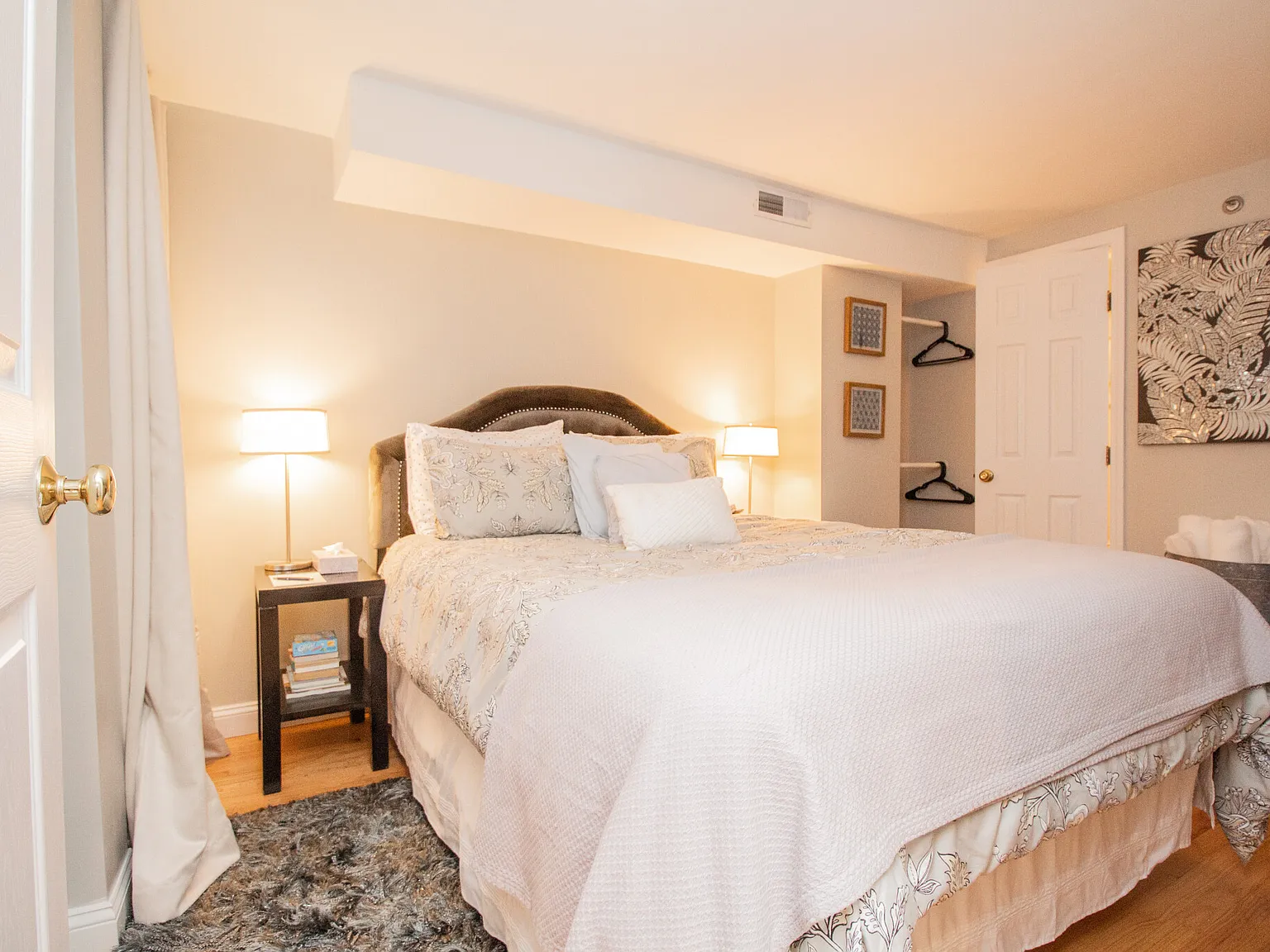 2 bed, 1.5 bath, 900 sqft, $6,500 — Photo 3