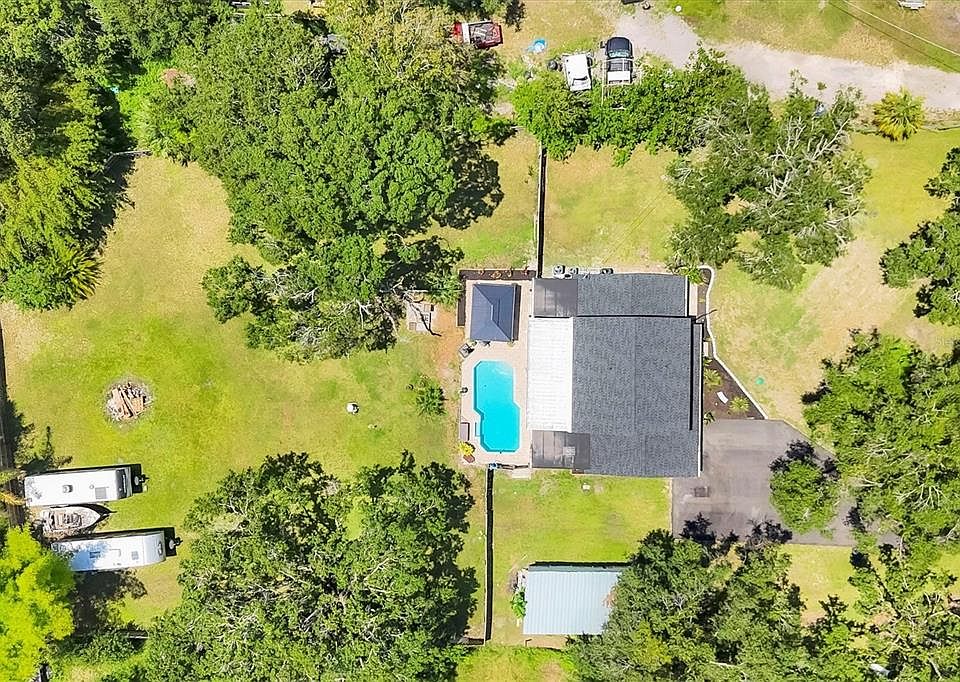 1st image of 2503 W Lake Dr
