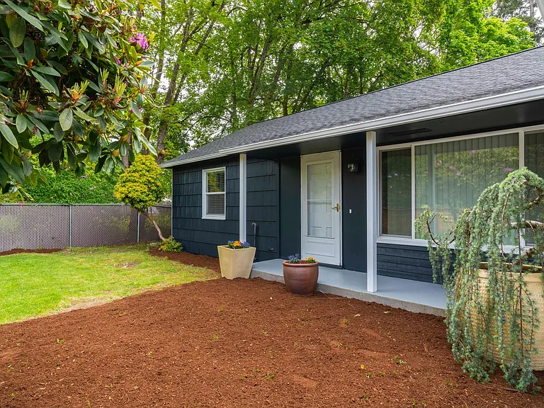 9006 Highland Ave SW — Photo 8