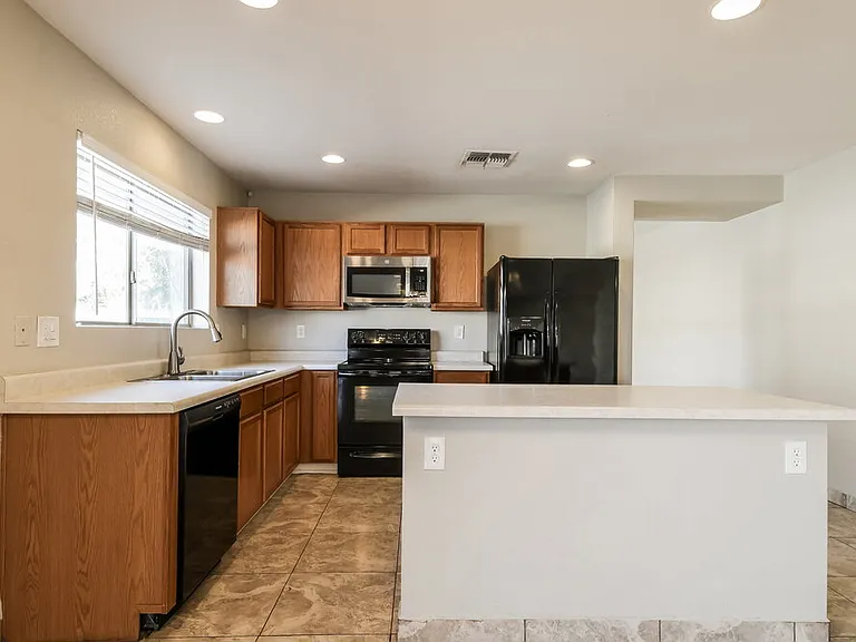 2768 W San Carlos Ln — Photo 7