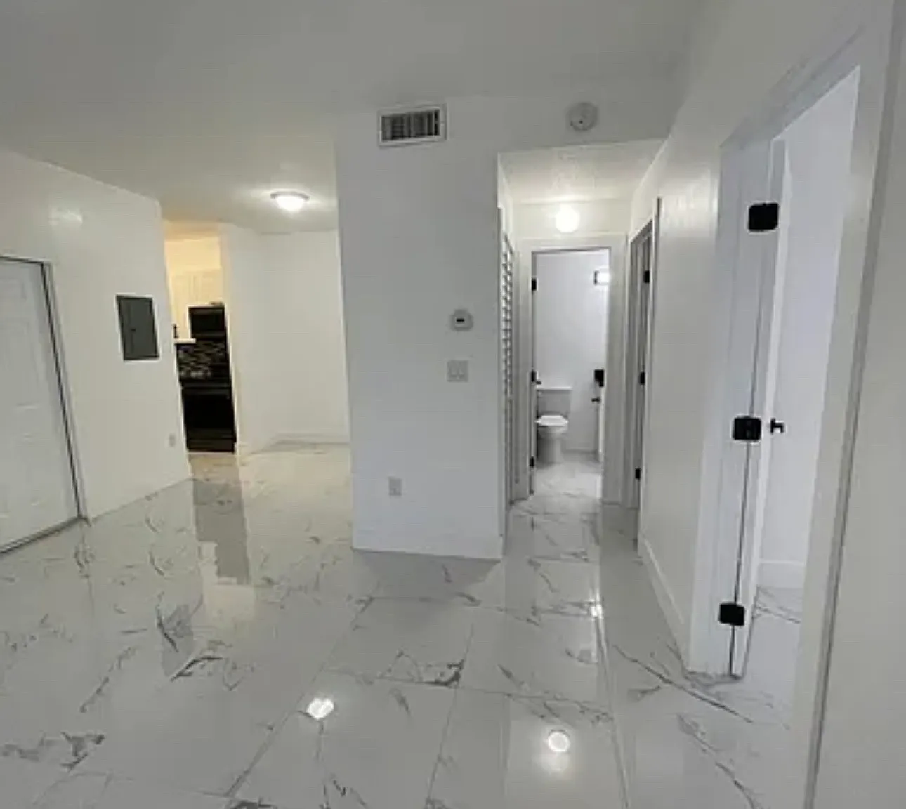 2 bed, 685 sqft, $2,000 — Photo 3