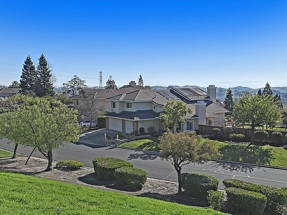 2nd image of 4266 Nottingham Dr