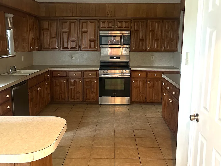 3730 High Meadow Dr — Photo 10