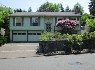 2976 SW Stanley Ct, Portland, OR 97219