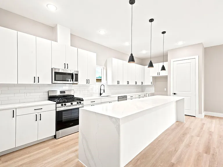 2610 Liguria Ln — Photo 10