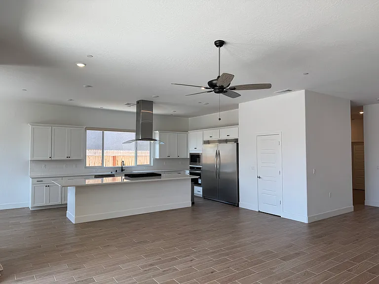 525 E Riverway Ave — Photo 19
