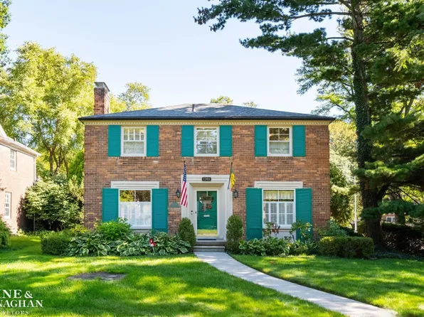 1302 Yorkshire Rd, Grosse Pointe Park, MI 48230