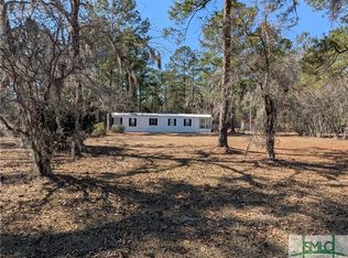 275 Sunset Rd, Pembroke, GA 31321