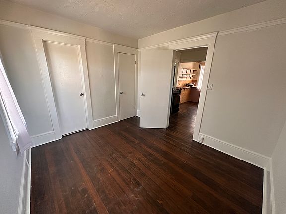 2nd image of 2209 Bush Ave