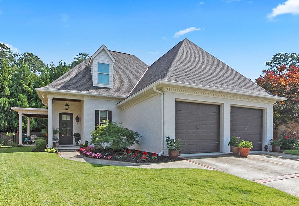 1st image of 2660 McLean Cir