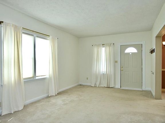 5th image of 2446 4th St