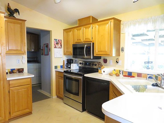 5th image of 1453 NW Knightsbridge Rd