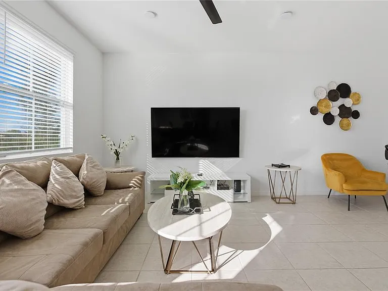 710 Longboat Dr — Photo 15
