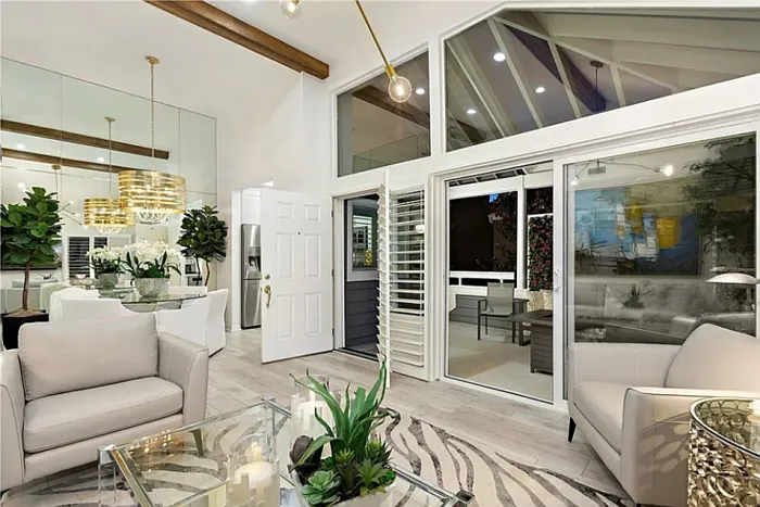2 bed, 1.0 bath, 850 sqft, $4,500 — Photo 2