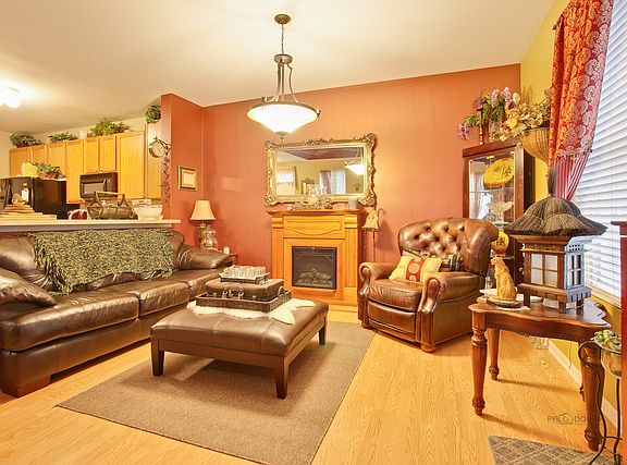 4th image of 513 S Lakeside Ct