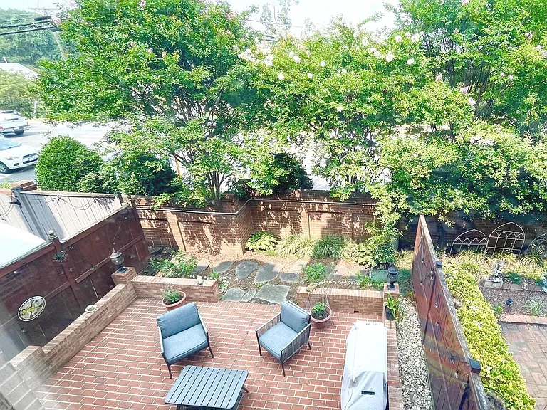 5111 Heritage Ln — Photo 24