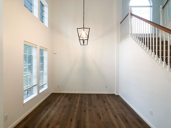 4th image of 23907 Bonnamere Ln