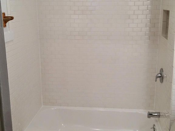 5th image of 915 Wilmington Ave