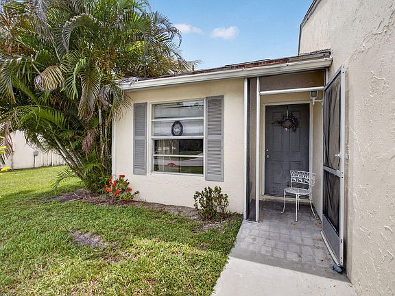 5th image of 262 Palmetto Court