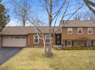 2023 Springside Dr, Naperville, IL 60565